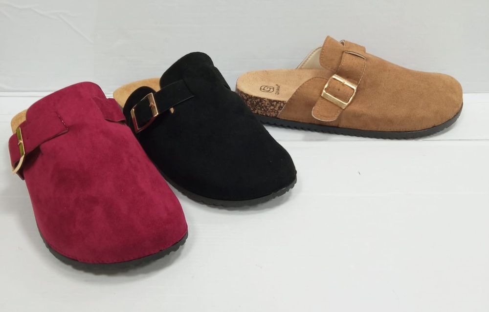 Chinelos de homem e Senhora