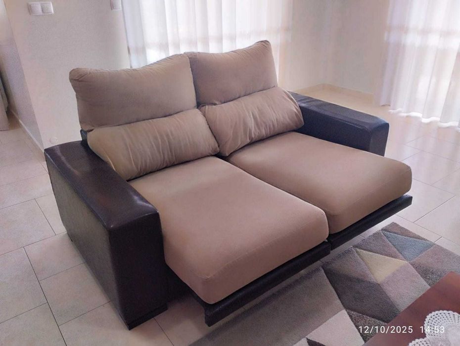 Conjunto de Sofás (2 + 3 lugares com chaise longue)