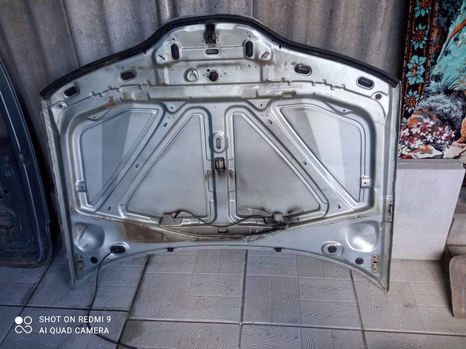 Продам капот Reno lagyna 2 дорестайлінг.