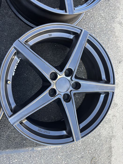 5/114.3 R18 Alutec диски