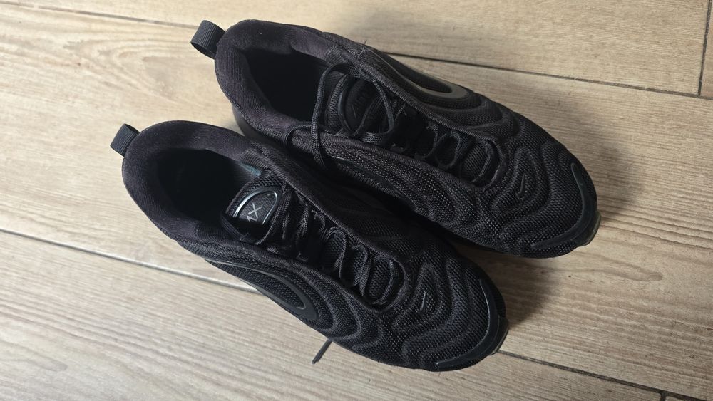 Nike Air Max 720 Tam 39 (Pretos - Para Restauro)