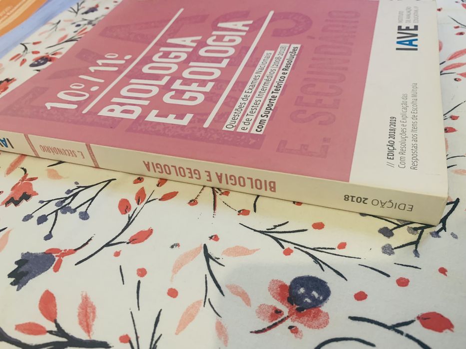 Livro do IAVE (Biologia e Geologia)