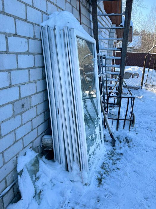 Віконні рами для дому, на дачу