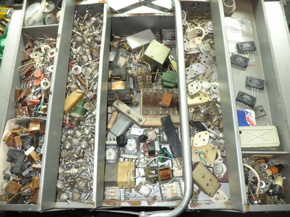 Транзисторы,тиристоры,реле кт818-819гм,резистоы: 60 грн. - Аксесуари й ...