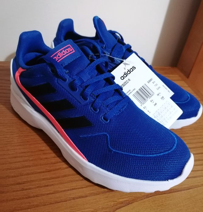 Adidas NOVAS - Tamanho 38 e 2/3