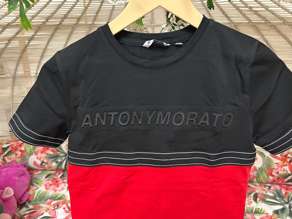 Conjunto T-shirt e calções para rapaz