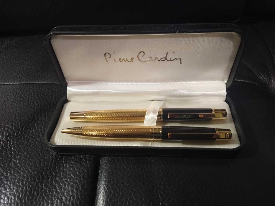 Conjunto caneta e esferografica Pierre Cardin. Novo em caixa.