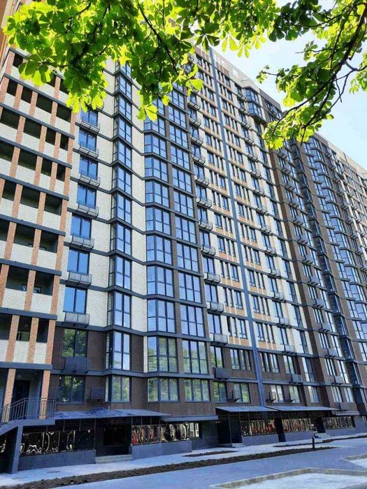 Продам 3-х ком квартиру в сданном доме Центр.