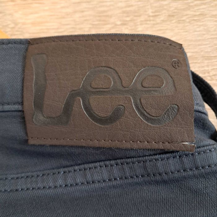 Granatowe jeansy Lee 32/30