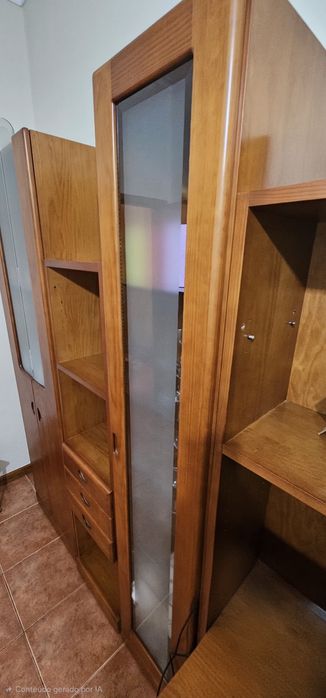Movel de sala em madeira maciça como nova