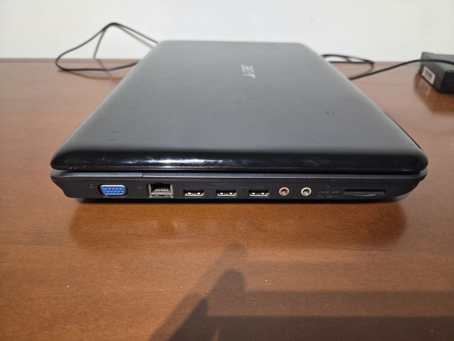 Portátil Acer Aspire 3735