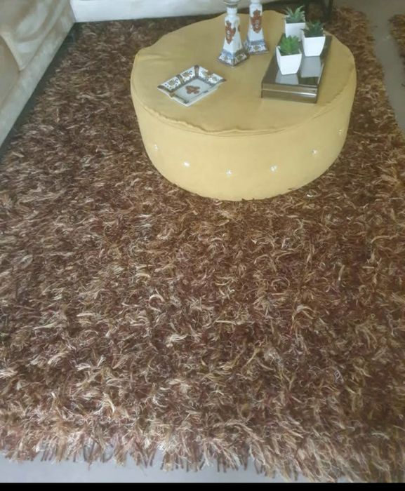 2 carpetes e 2 tapetes 
1 carpete 2 30 × 1 60
2 t