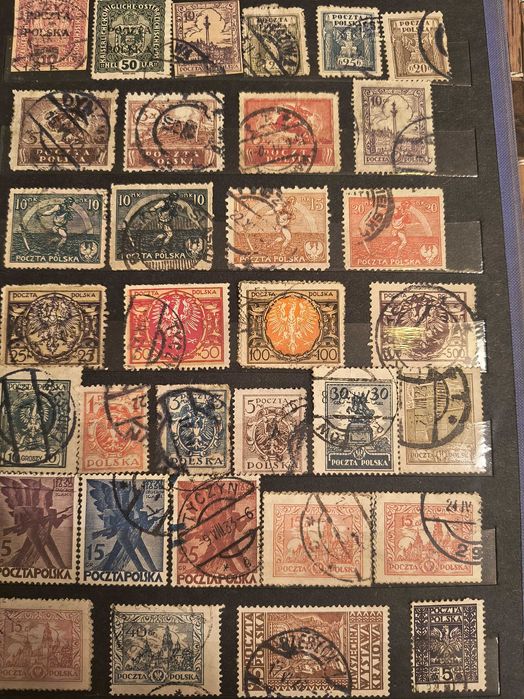 Znaczki 1900 - 1970 r  120 stron w klaserach Znaczki z Świata i Polski