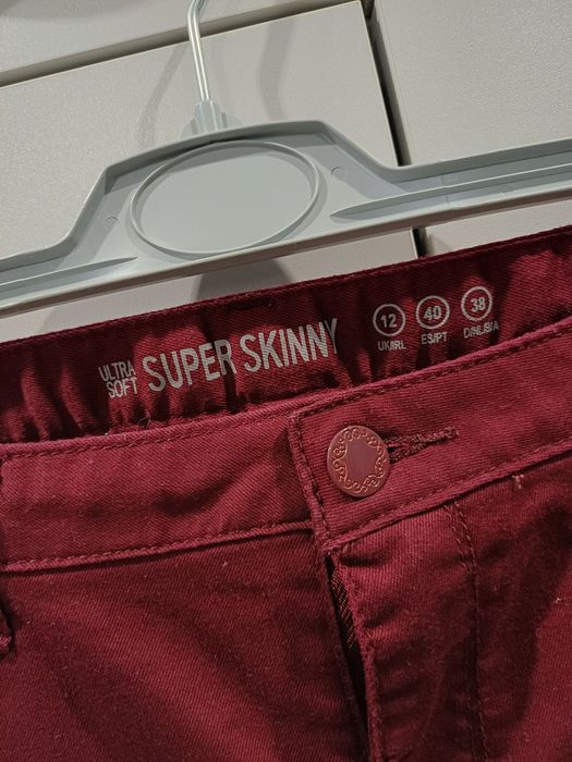Spodnie skinny bordo