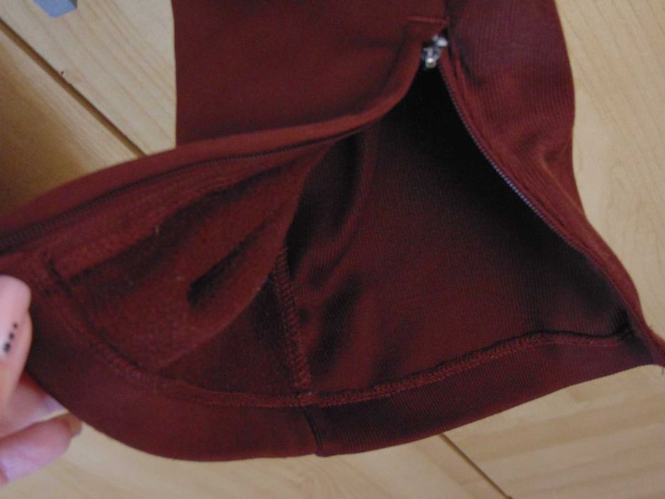 Nike - męskie dresy, rozmiar M, kolor rdzawo-brązowy