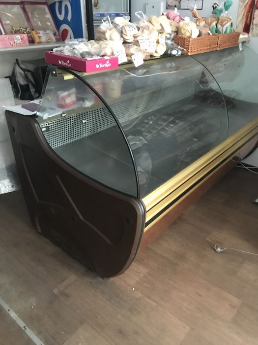 Холодильная витрина