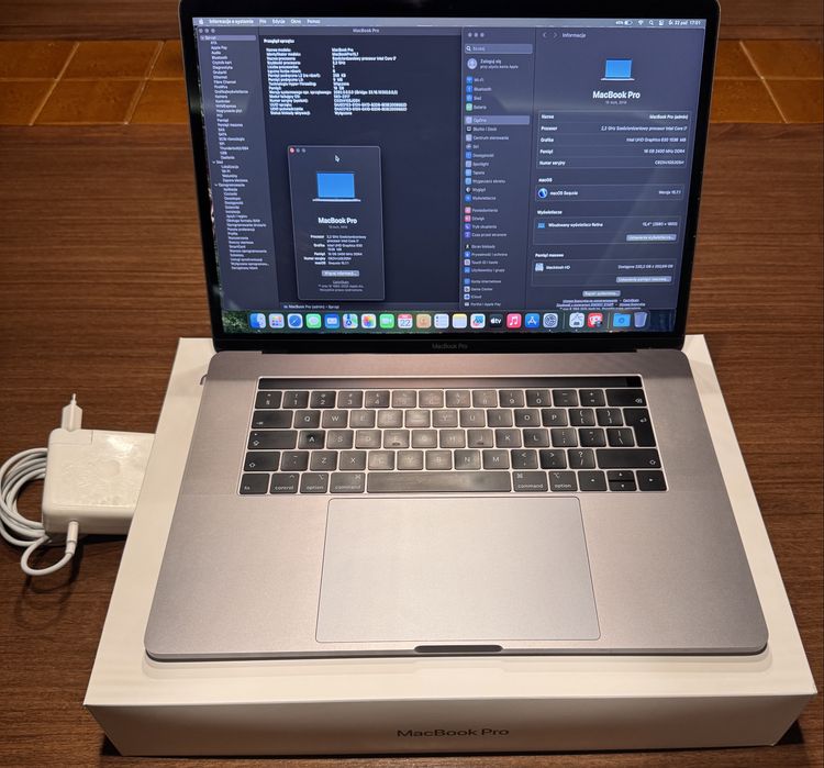 MacBook Pro A1990/2018/i7/2.2GHz/16GB/256GB/15.4/318 cykli