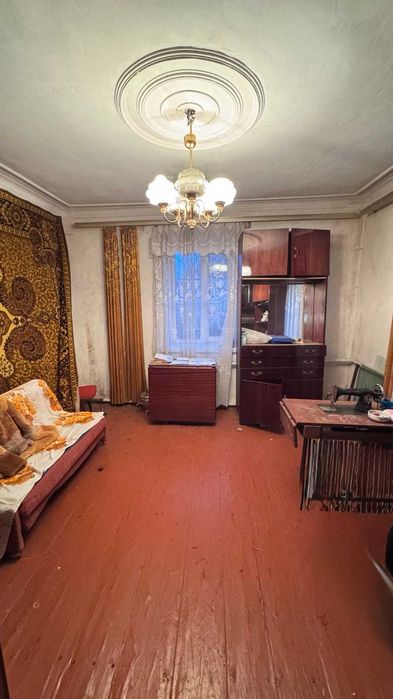 Продається хороша 1/2 частина будинку в районі Мар’янівки.