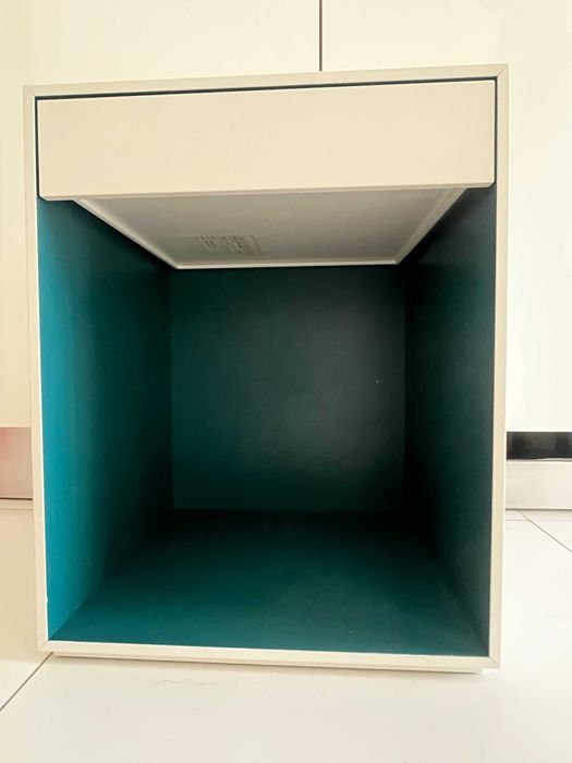 Mesa de cabeceira italiana