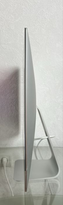 Apple iMac 2015 21 8/1000 gb + коробка — гарний стан