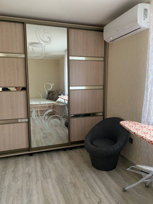 Двухкімнатна квартира з євроремонтом подобово в центрі міста Глухів
