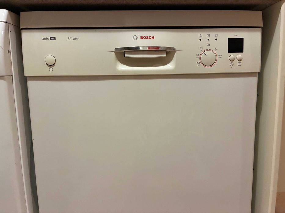 Máquina de Lavar Loiça Bosch Silence – Usada, ótimo estado
