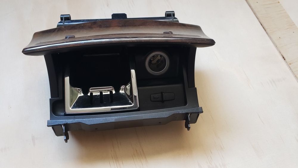 Передняя пепельница Mercedes C-class W203 2001-2008