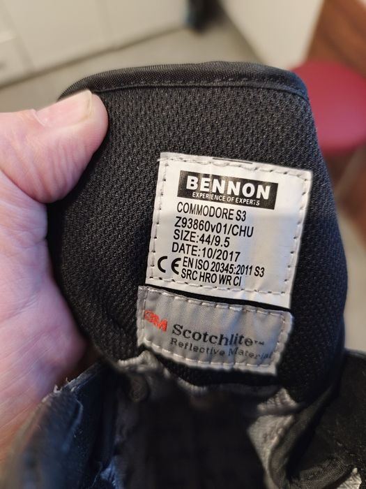 Buty  BENNON  nowe