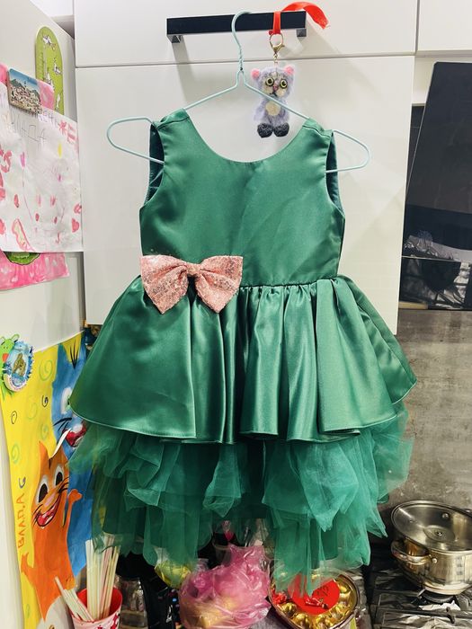 Святкова сукня для дівчинки