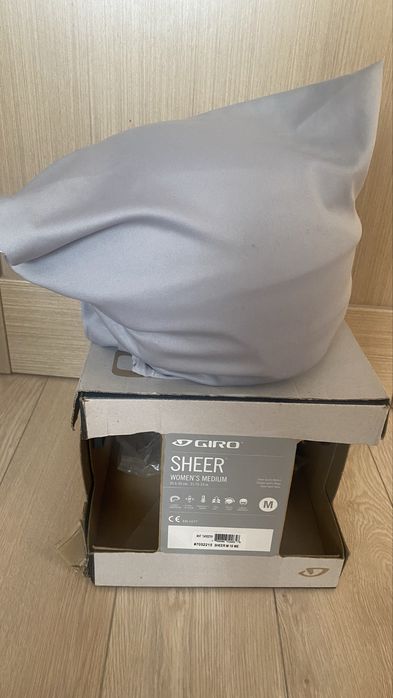 Жіночий гірськолижний шолом Giro Sheer. Розмір M