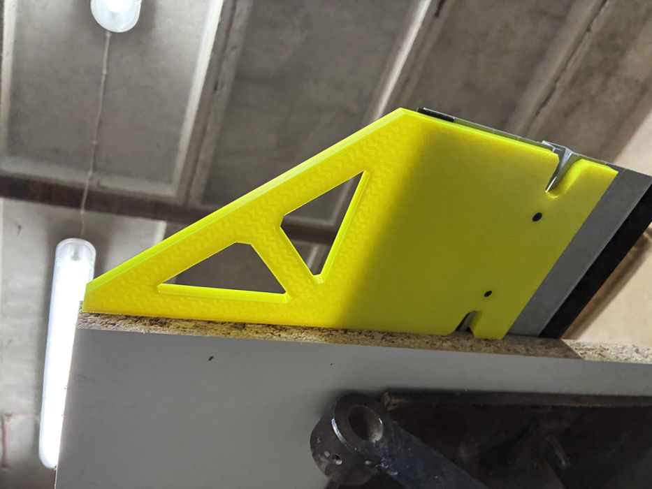 Przykładnica 90° i 45° do szyny prowadzącej DeWalt – druk 3D