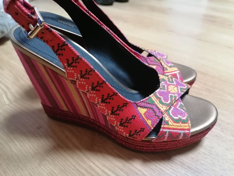 Sandały na koturnie Geox Respira 37