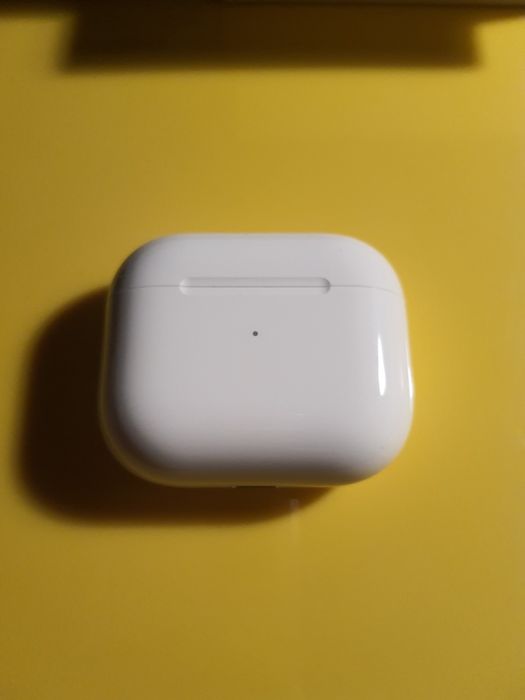 Кейс (футляр) AirPods 3