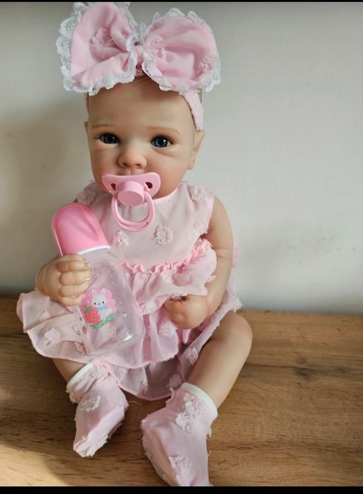 Prezent na świata reborn lalka jak żywa babybjörn