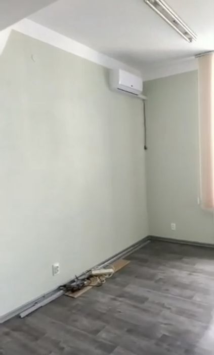 Продам офис возле метро Левада