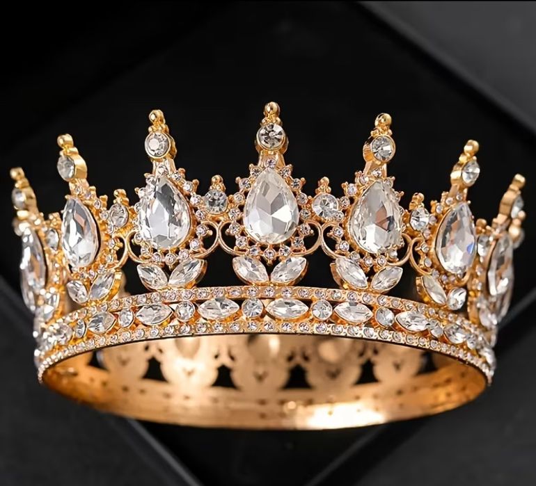 Металева корона на торт