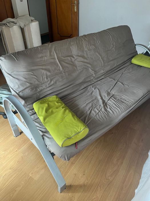 Sofá-cama metalico