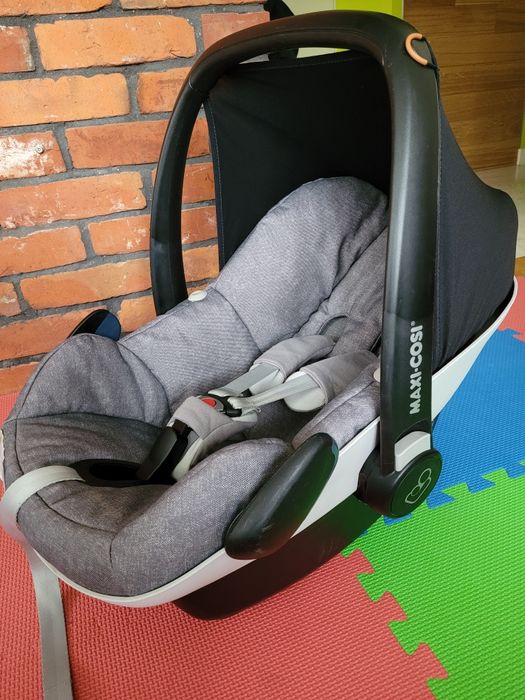 Maxi Cosi Pebble Plus 0-12 kg + otulacz