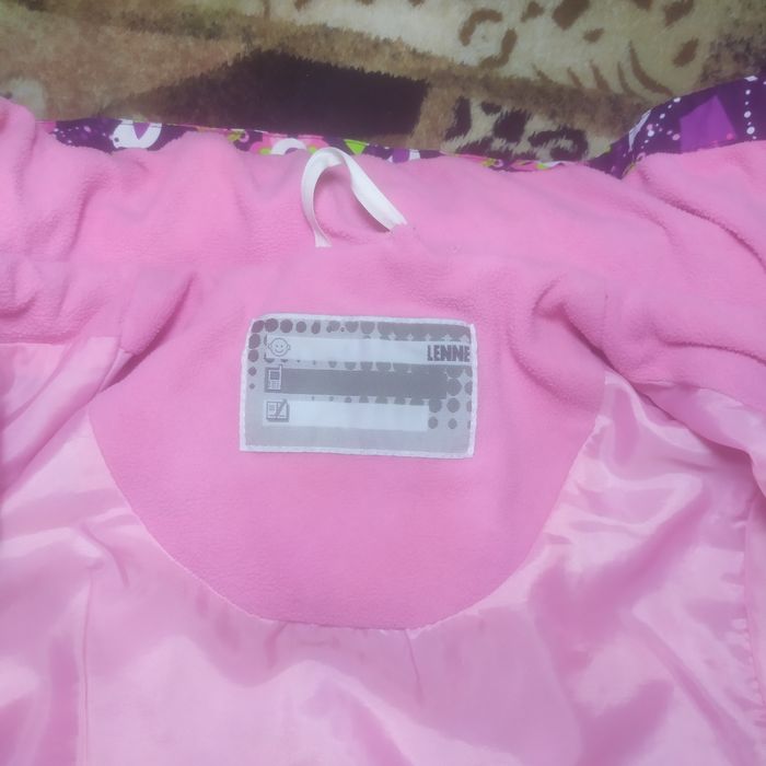 Куртка на дівчину