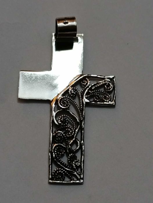 Pendente Cruz Modernista em Prata