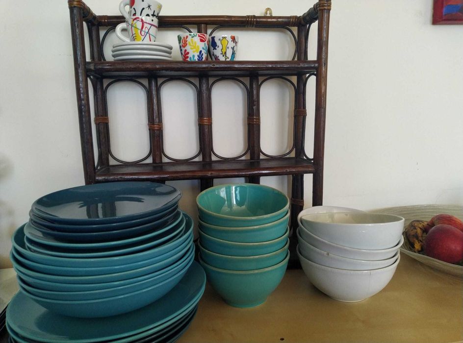 Conj. de 18 Pratos ,Ikea ,9 Bolws ,1 Porta Tempero lindo, e 6 Suplas