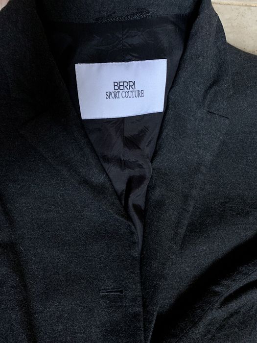 Жіночий жакет Berri Sport Couture