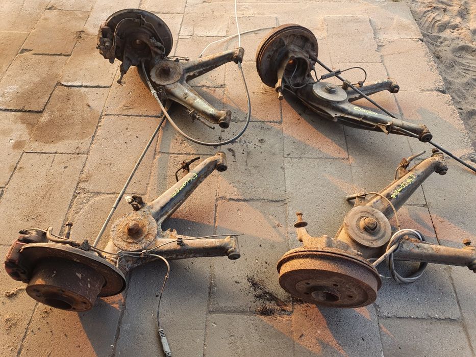 BMW E36 Wahacz Wahacze Tył Tylne Prawy Lewy Tylni Części BMA
