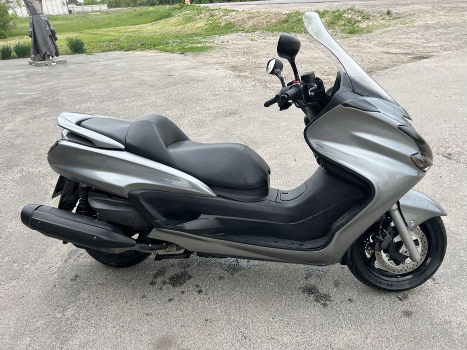 Продам  Yamaha majesty