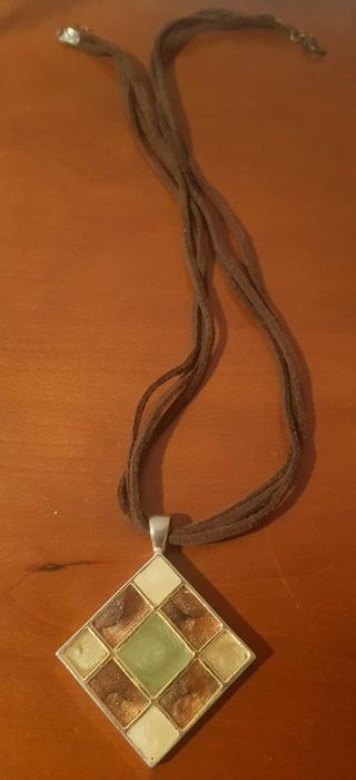 Colar com pendente Parfois