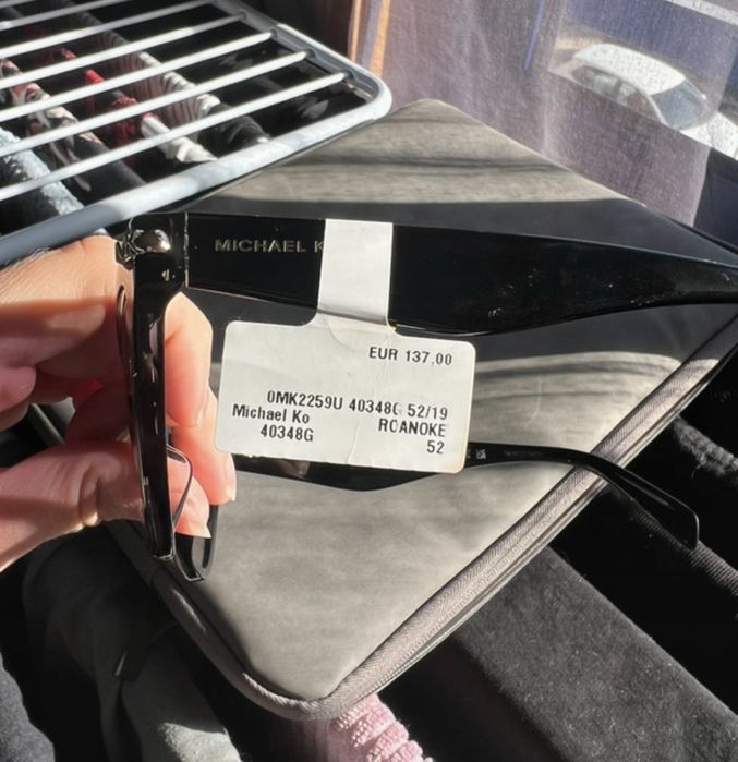 Óculos de sol Michael Kors pretos originais | modelo cat eye