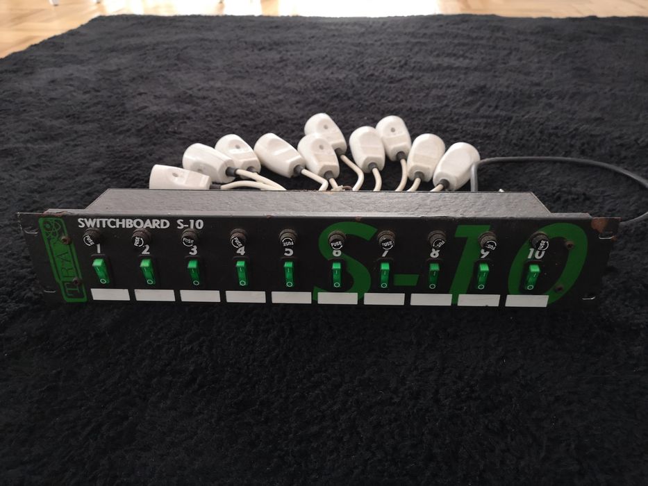 Listwa zasilająca 10x220v/10A SWITCHBOARD S-10