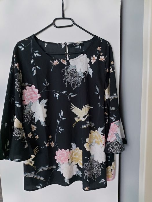 Ładna elegancka bluzeczka