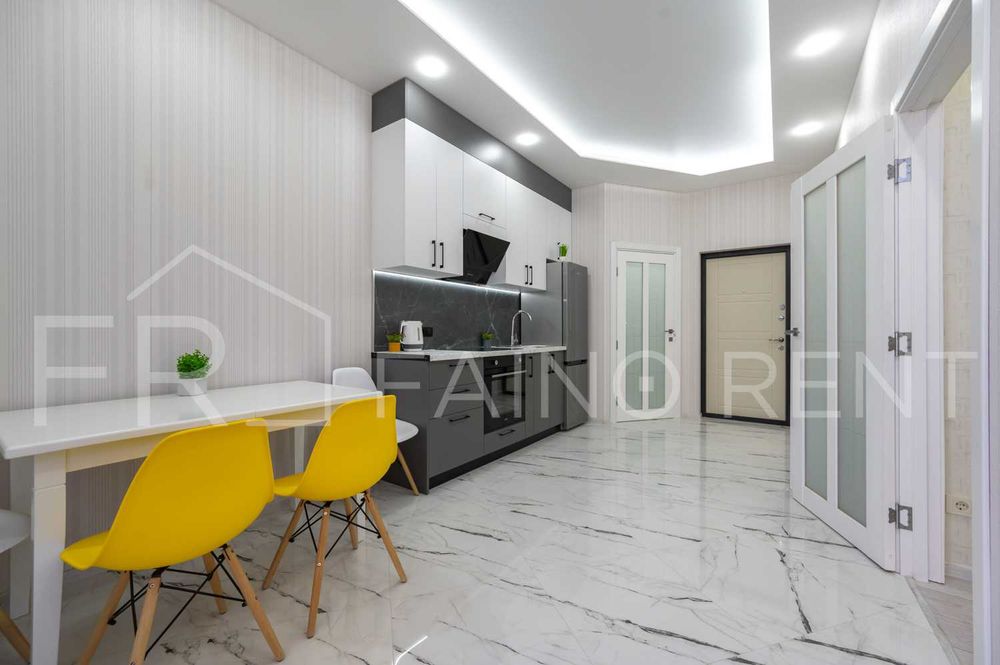 Панорамний вид моря, 2 спальнi + зала/5010