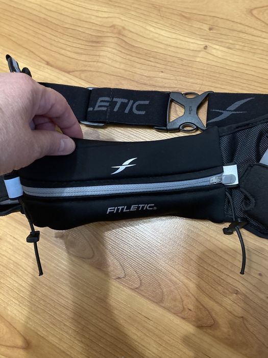 Сумка для бега Fitletic Ultimate i Running Belt черная + две бутылки.